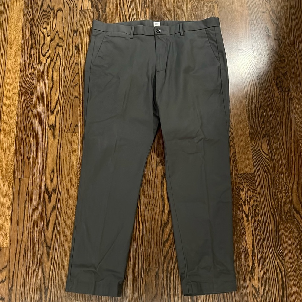 Gap Gray “soft black” Slim Stretch Chino Pants. 30 x30